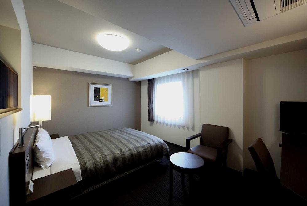 Hotel Route-Inn Niigata Nishi Inter Buitenkant foto